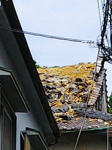 大阪北部地震・茨木神社の屋根