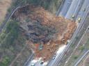 土砂崩落のため不通となっている大分自動車道